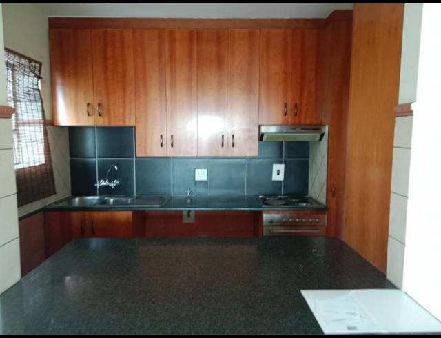 1 BEDROOM APARTMENT FOR SALE IN MALVERN EAST EXT